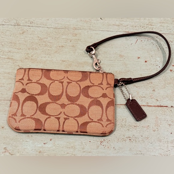 Coach Tan Jacquard Signature C Wristlet Wallet - Picture 6 of 7